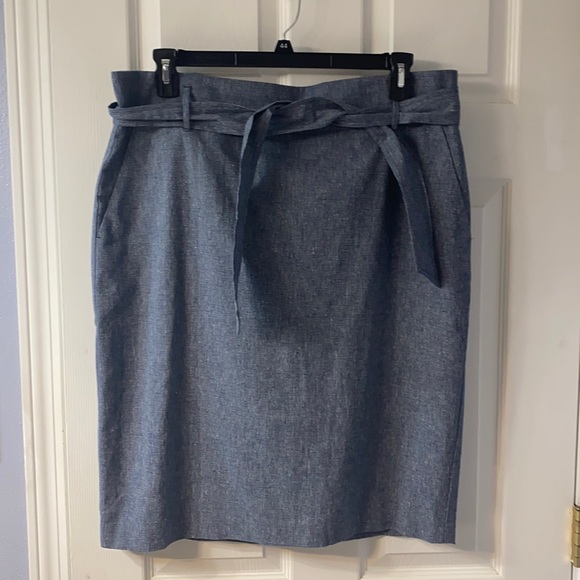 Ann Taylor Factory Dresses & Skirts - Ann Taylor pencil skirt.
